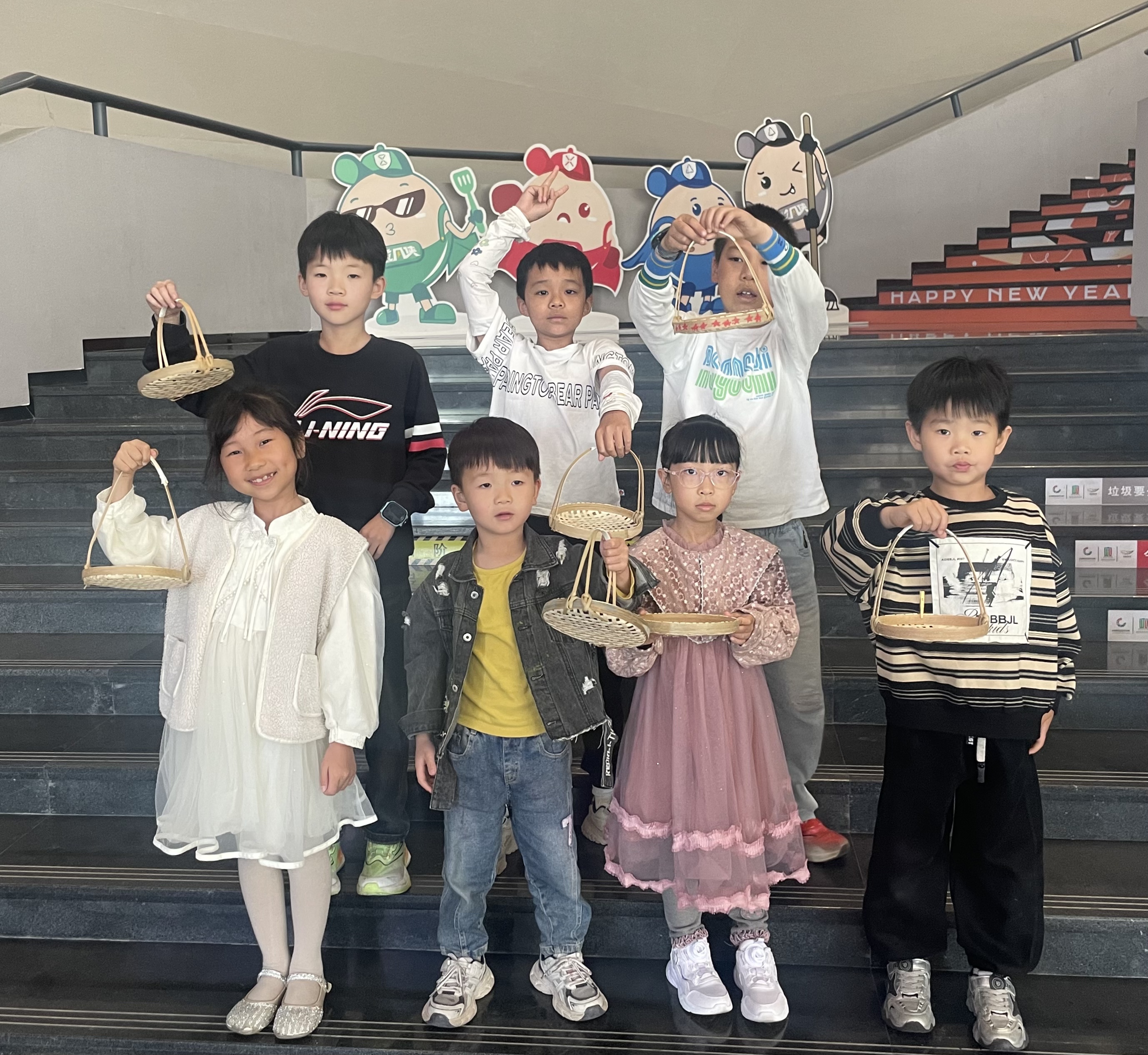 一篮藏春色