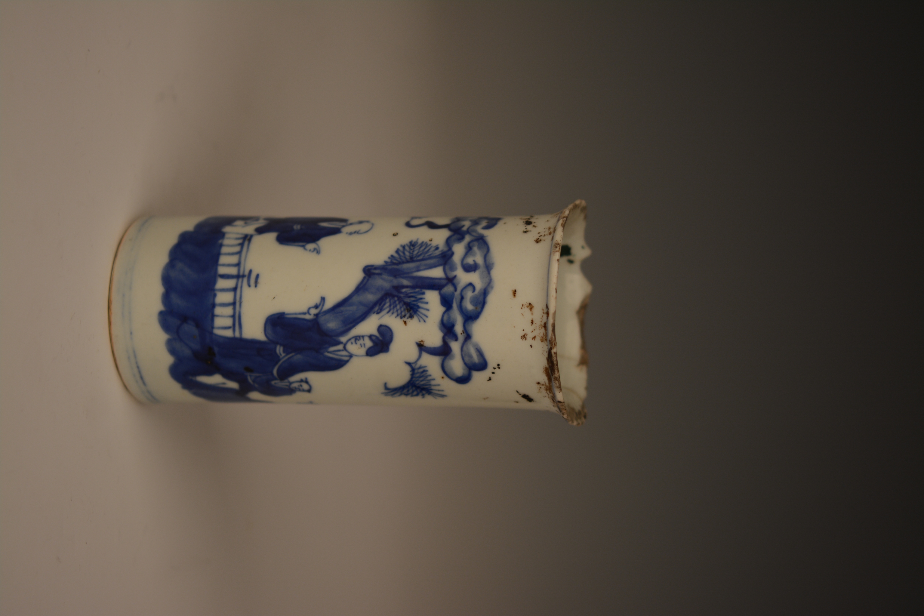 清青花人物图笔筒