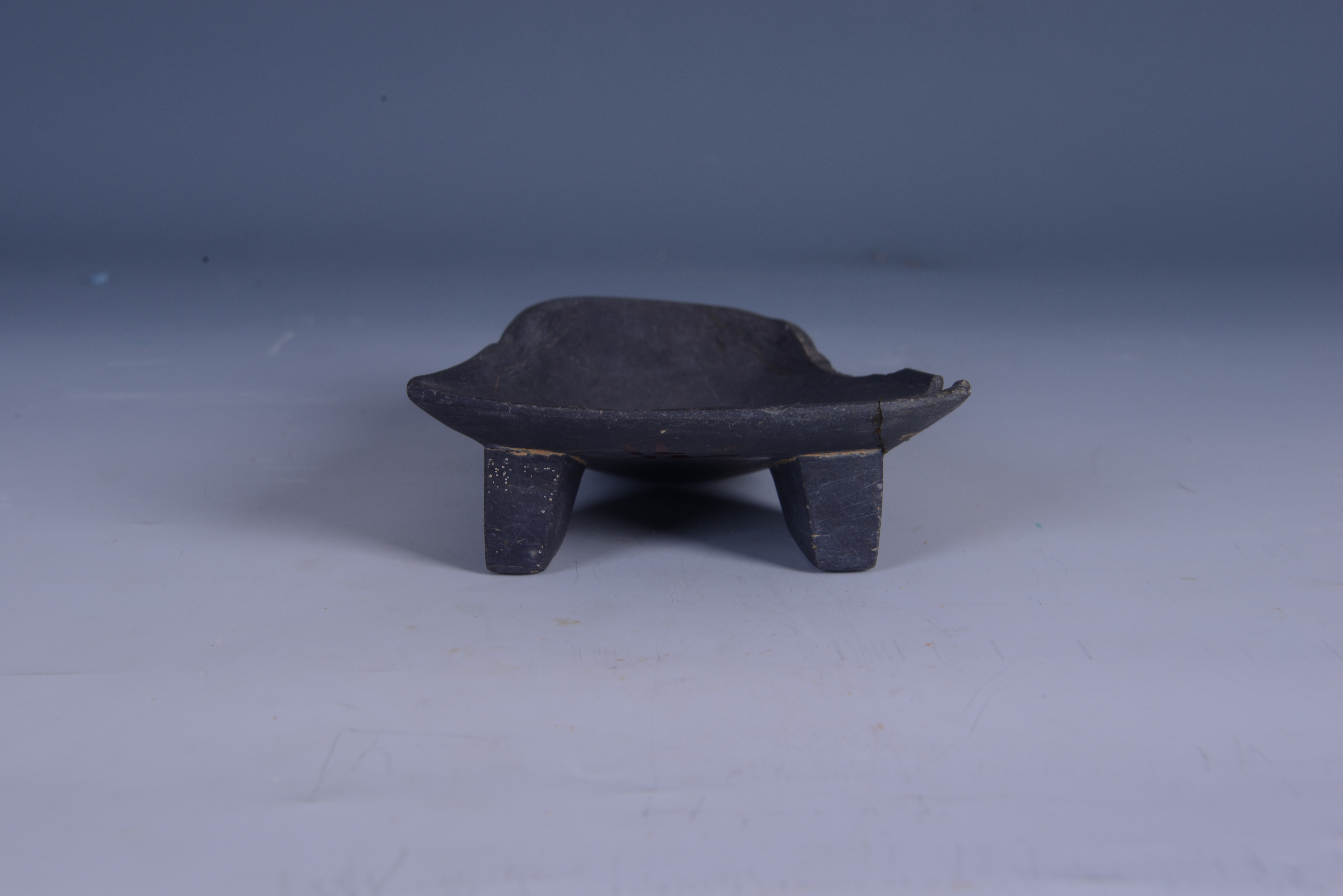 唐双足“风”字形石砚