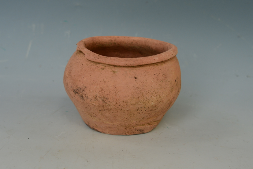 汉代方格弦纹红陶罐